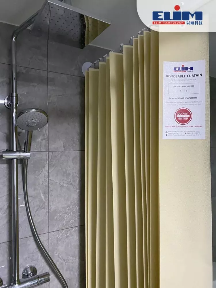 As cortinas de chuveiro descartáveis ​​podem ser uma solução econômica